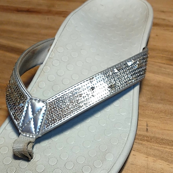 Vionic Tide Sequined Toe Post Flip Flops - Picture 8 of 11
